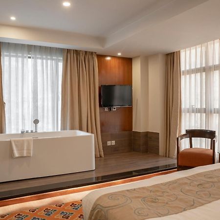Hotel Shambala Катманду Экстерьер фото